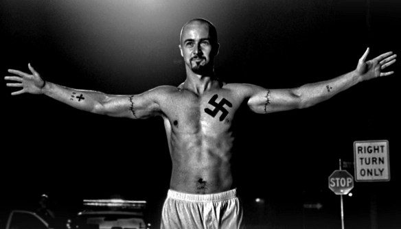 Sei di destra? Sei meno intelligente Edward Norton in una scena di "American History X" film del 1998 diretto da Tony Kaye