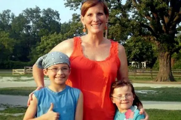 Dott Loiacono Emilio Alessio Medico Chirurgo Medicina Chirurgia Estetica Plastica Cavitazione Dieta Peso Dietologo Nutrizionista Roma Cellulite Sessuologia Ecografie DermatologiaMalato Cancro Vivere Costa 96mila dollari