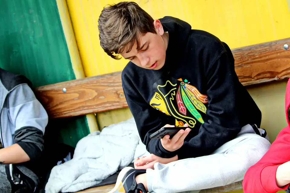 MEDICINA ONLINE EMILIO ALESSIO LOIACONO MEDICO SMARTPHONE TELEFONO TELEFONINO TABLET CELLULARE TECNOLOGIA PSICOTECNOPATOLOGIA BAMBINI GIOVANI (6)