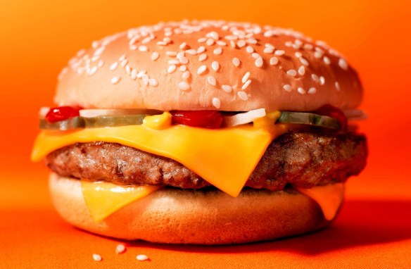 Dott Loiacono Emilio Alessio Medico Chirurgo Chirurgia Estetica Roma Cavitazione Pressoterapia  Massaggio Linfodrenante Dietologo Cellulite Calorie Peso Dieta Sessuologia HD Pene Laser Filler Rughe Botulino Infezione MCDONALD'S NON MANGIATE FAST FOOD