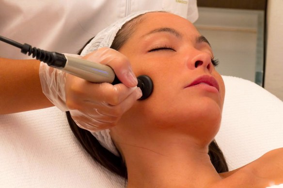 Medico Chirurgo Specialista in Medicina Estetica Roma RADIOFREQUENZA MONOPOLARE LIFTING Radiofrequenza Rughe Cavitazione Grasso Pressoterapia Linfodrenante Dietologo Cellulite Calorie Pancia Sessuologia Filler Botulino 0