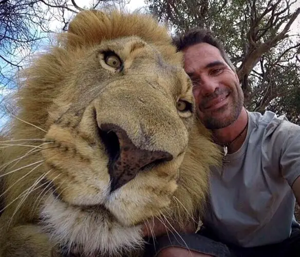 Dott Emilio Alessio Loiacono Medico Chirurgo Specialista in Medicina Estetica Roma MIGLIOR SELFIE SEMPRE KEVIN RICHARDSON Radiofrequenza Rughe Cavitazione Cellulite Luce Pulsata Peeling Pressoterapia Linfodrenante Mappatura HD Dietologo Dermatologia