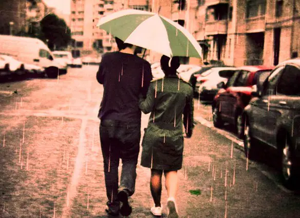 Dott Emilio Alessio Loiacono Medico Chirurgo Estetico Medicina Estetica Roma UNA DOMENICA DI PIOGGIA AMORE COPPIA OMBRELLO GRIGIO LOVE Radiofrequenza Rughe Cavitazione Cellulite Pulsat Pressoterapia Linfodrenante Mappatura Nei Dietologo Dermatologia