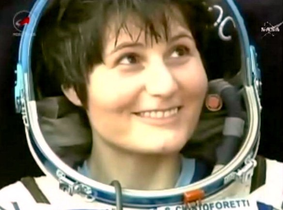 Dott Emilio Alessio Loiacono Medico Chirurgo Estetico Medicina Estetica Roma SAMANTHA CRISTOFORETTI SPAZIO TERRA RIENTRO ATTERRAGGIO 8 MARZO FESTA DONNA ASTRONAUTA Pulsata Peeling Pressoterapia Linfodrenante Tecarterapia Dietologo Dermatologia