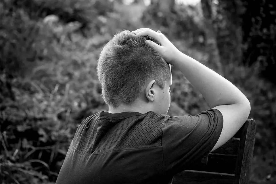 MEDICINA ONLINE EMILIO ALESSIO LOIACONO MEDICO CHIRURGO BAMBINO TRISTE BIMBO BIANCO E NERO