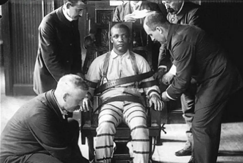 MEDICINA ONLINE Dott Emilio Alessio Loiacono Medico Chirurgo Roma COSA SI PROVA A MORIRE William Kemmler Medicina Estetica Riabilitazione Nutrizionista Dieta Grasso Cavitazione Radiofrequenza Ecografia Seno Luce Pulsata Macchie Cutanee Pene Pressoterapia