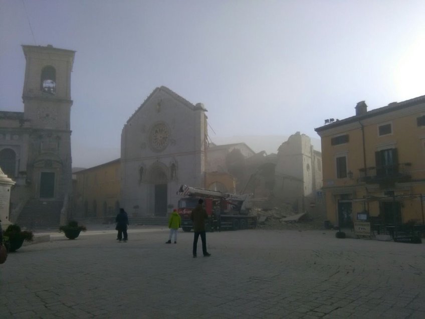 MEDICINA ONLINE Dott Emilio Alessio Loiacono Medico Chirurgo Roma SAN BENEDETTO A NORCIA CHIESA PRIMA DOPO TERREMOTO 30 OTTOBRE 16 Riabilitazione Nutrizionista Medicina Estetica Cavitazione Radiofrequenza Ecografia Pulsata Macchie Capillari