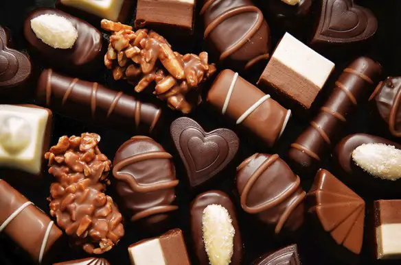 MEDICINA ONLINE Dott Emilio Alessio Loiacono Medico Chirurgo Roma 5 BENEFICI MIGLIORI CIOCCOLATO SALUTE    Riabilitazione Nutrizionista Infrarossi Accompagno Commissioni Cavitazione Radiofrequenza Ecografia Pulsata  Macchie Capillari Ano Pene.jpg