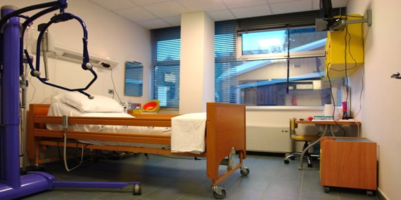 MEDICINA ONLINE Dott Emilio Alessio Loiacono Medico Chirurgo Roma CASA IRIDE CLINICA VITE SOSPESE RISVEGL  Riabilitazione Nutrizionista Infrarossi Accompagno Commissioni Cavitazione Radiofrequenza Ecografia Pulsata  Macchie Capillari Ano Pene.jpg