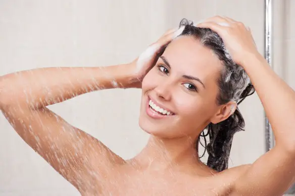 MEDICINA ONLINE ERRORI BANALI DOCCIA ACQUA HAIR SOAP SHAMPOO