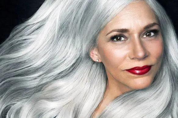 MEDICINA ONLINE SHAMPOO CAPELLI MASCHERA DEBOLI BIANCHI WHITE HAIR STYLE STYLIST GRAY COLOR CABELLO CANOSO COLORE TINTA COPRIRE COLOR COLORARE ACCONCIATURA TESTA DONNA RADICE PELO CAPELL