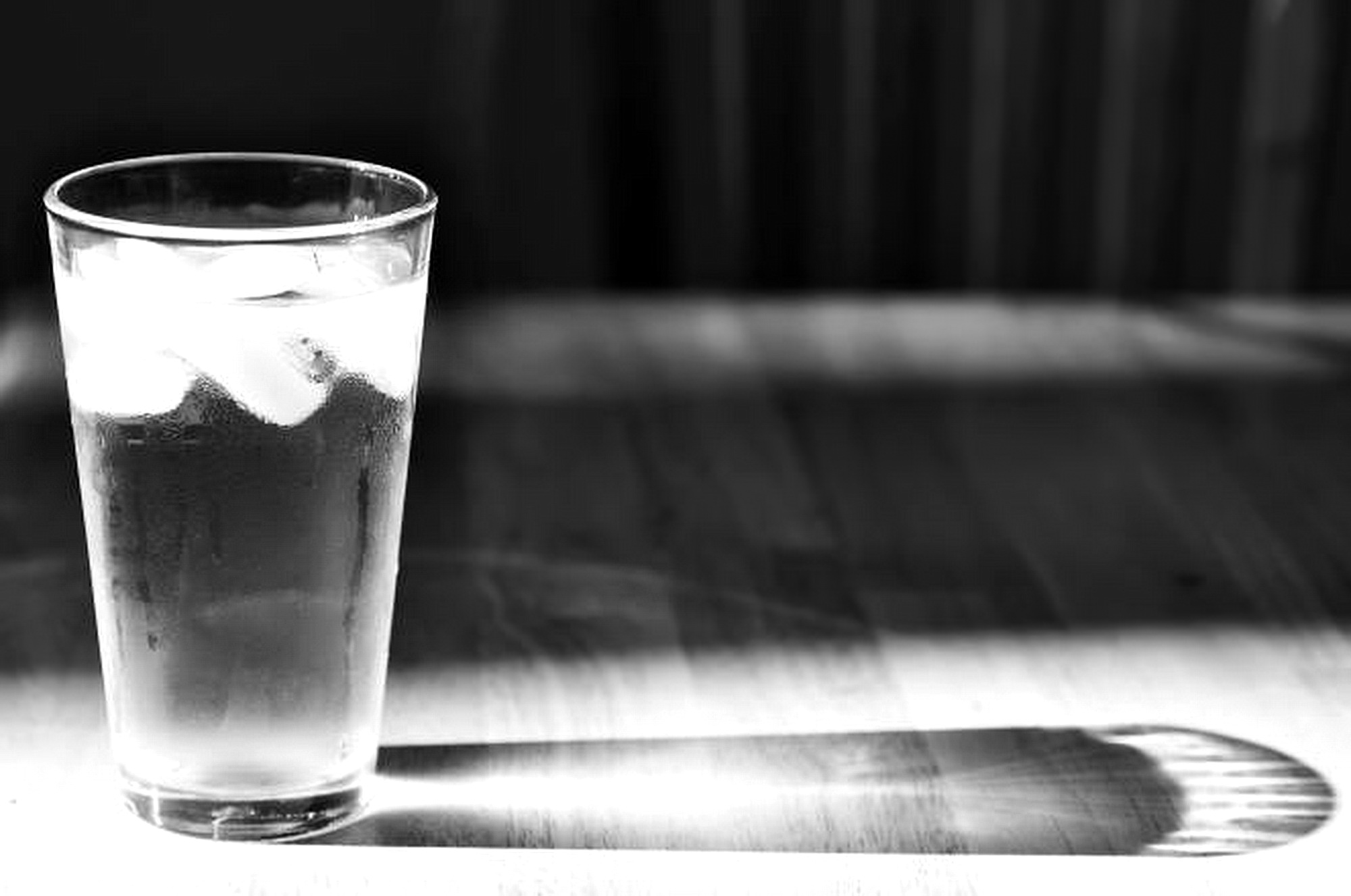 Peso Di Un Litro Di Acqua Quanto pesa un litro di acqua liquida o ghiacciata? Perché il ghiaccio