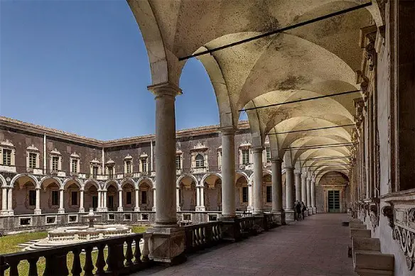 MEDICINA ONLINE DIFFERENZA MONASTERO ABBAZIA ESEMPI.jpg