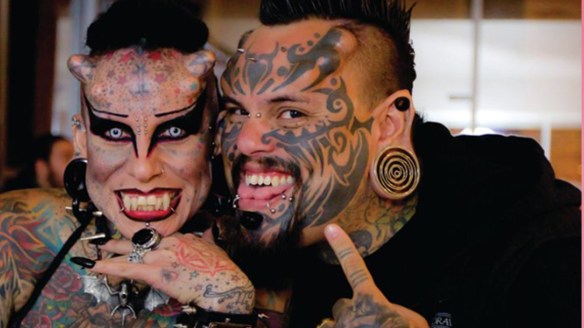 MEDICINA ONLINE María José Cristerna VAMPIRE WOMAN GIRL PIERCING DONNA TATOO TATUAGGI VAMPIRO IMMAGINI FOTO PICS PICTURE STRANGE ORECCHINI IMPIANTI 07