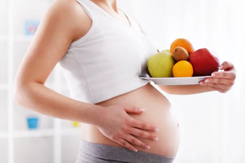 MEDICINA ONLINE PARMIGIANO REGGIANO GRAVIDANZA INCINTA ATTESA DOLCE FIGLIO MAMMA PARTO CIBO PANCIA MANGIARE DIETA CIBO FORMAGGIO FRUTTA VERDURA USO CARNE PESCE VINO CALORIE DIMAGRIRE CUCINA CUCINARE RICETTA LIGHT