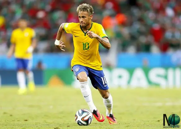 MEDICINA ONLINE Neymar da Silva Santos Jùnior nasce il 5 febbraio del 1992 a Mogi das Cruzes, nello stato di San Paolo, in Brasile CALCIO CALCIATORE SFONDO WALLPAPER HD PICTURE PHOTO SOCCER FOOTBALL PLAYER