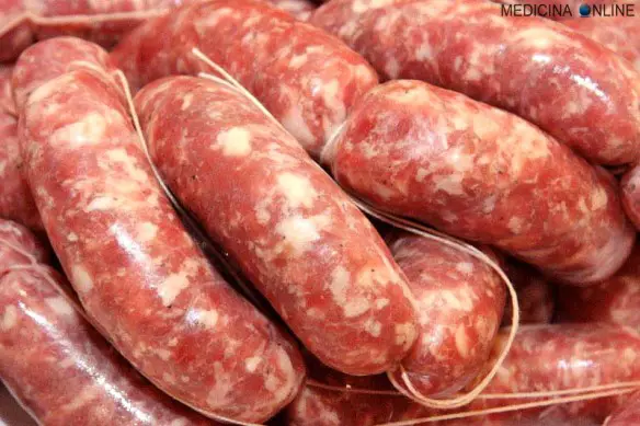 MEDICINA ONLINE RITIRATO LOTTO SALSICCIA PER SALMONELLA BATTERIO CONTAMINATA MARKET PERUGIA ITALIA CUCINARE CARNE.jpg