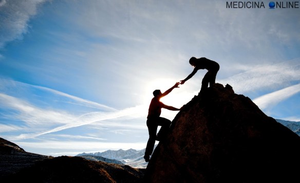 MEDICINA ONLINE AFORISMI FRASI SEGRETI PER VIVERE BENE VITA AMORE AIUTO MONTAGNA PANORAMA AIUTARE GLI ALTRI HELPING PEOPLE LOVE WALLPAPER SUPPORTO ANONIMI AUTO AIUTO GRUPPO FORZA CORAGGIO BENEFICIENZA VOLONTARIATO.jpg