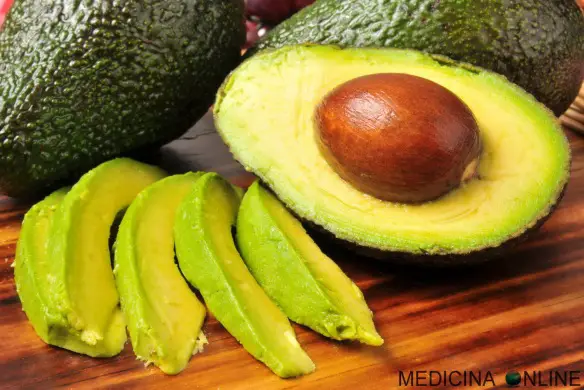 MEDICINA ONLINE AVOCADO FRUTTO DIETA COME SI MANGIA QUANTITA' GIORNALIERA CONTROINDICAZIONI QUANTO MANGIARNE SAPORE PROTEINE RICETTE VITAMINE CALORIE FA INGRASSARE DIMAGRIRE DIETA CIBO.jpg