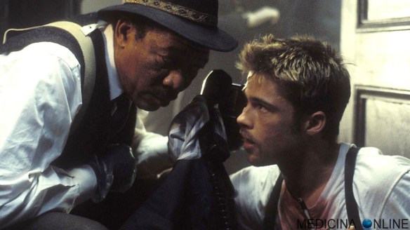 MEDICINA ONLINE SEVEN SE7EN FILM MOVIE CINEMA WALLPAPER detective William Somerset (Morgan Freeman) dal film Seven del 1995 diretto da David Fincher e interpretato da Brad Pitt, Morgan Freeman e Kevin Spacey.jpg