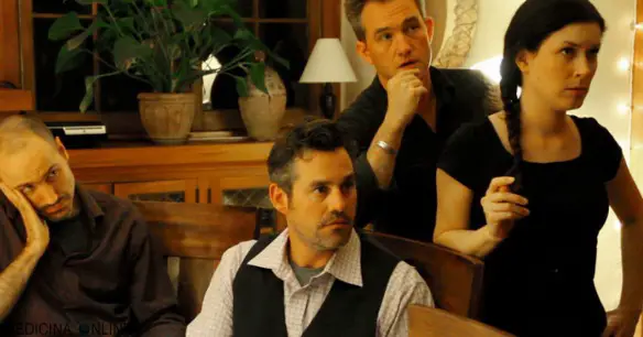MEDICINA ONLINE Un film di James Ward Byrkit, con Emily Baldoni, Maury Sterling, Nicholas Brendon, Elizabeth Gracen, Alex Manugian. Genere fantascienza, durata 89 minuti - USA 2013..jpg
