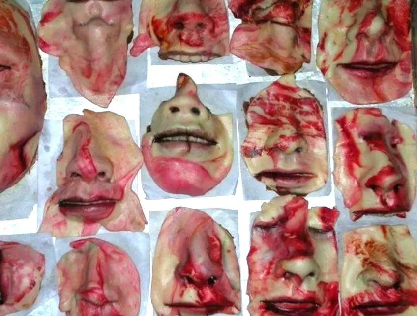 MEDICINA ONLINE Kittiwat Unarrom CARNE UMANA DI PANE HUMAN MEAT BREAD