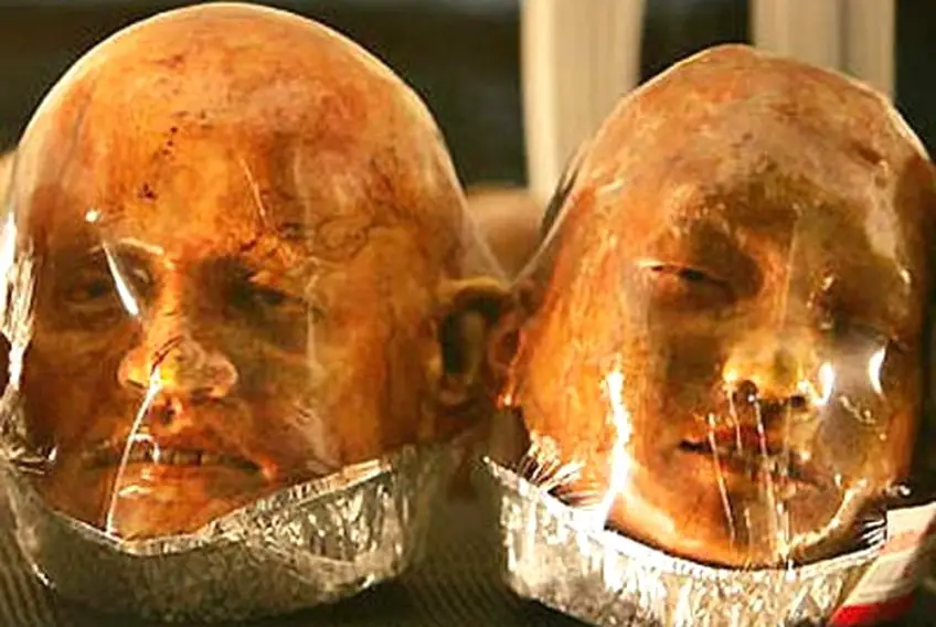 MEDICINA ONLINE Kittiwat Unarrom CARNE UMANA DI PANE HUMAN MEAT BREAD