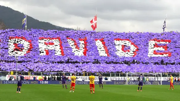 MEDICINA ONLINE 11 MARZO 3 2018 COREOGRAFIA FIORENTINA BENEVENTO CALCIO TIFOSI CURVA FIESOLE STADIO FRANCHI DAVIDE ASTORI CAPITANO.jpg