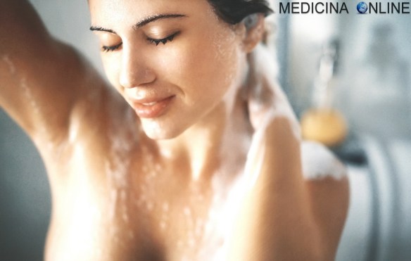 MEDICINA ONLINE DOCCIA SHOWER WALLPAPER ACQUA WATER SAPONE SOAP SHAMPOO CAPELLI LAVAGGIO BAGNO PELLE DONNA UOMO BALSAMO PHON IGIENE PULIZIA SPORCO LAVARE BELLEZZA CURA PERSONA GEL.jpg