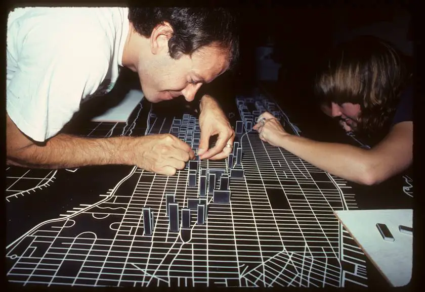 MEDICINA ONLINE 1997 FUGA DA NEW YORK ESCAPE FROM JOHN CARPENTER KURT RUSSEL FLIGHT GULLFIRE CGI COMPUTER GRAFICA EDIFICI