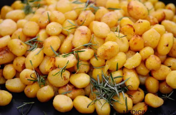 MEDICINA ONLINE PATATE FRITTE AL FORNO LESSE POTATOES PATATINE DOLCI VEGETALI ORTAGGI CARBOIDRATI DIETA CIBO CALORIE CUCINA LIGHT RICETTA VERDURA.jpg