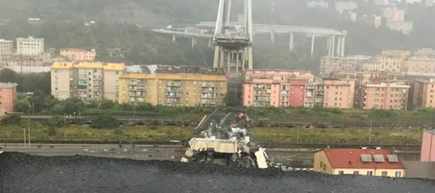MEDICINA ONLINE PONTE MORANDI A10 GENOVA CROLLO MORTI IMMAGINI VIDEO
