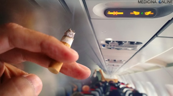 MEDICINA ONLINE AEREO AEROPLANO DISASTRO TRAGEDIA INCIDENTE POSSO ACCENDERE SIGARETTA COSA FARE NON FARE CELLULARE TELEFONO TELEFONINO SMARTPHONE COMPUTER PC SICUREZZA MODALITA AEREO TELEFONARE.jpg