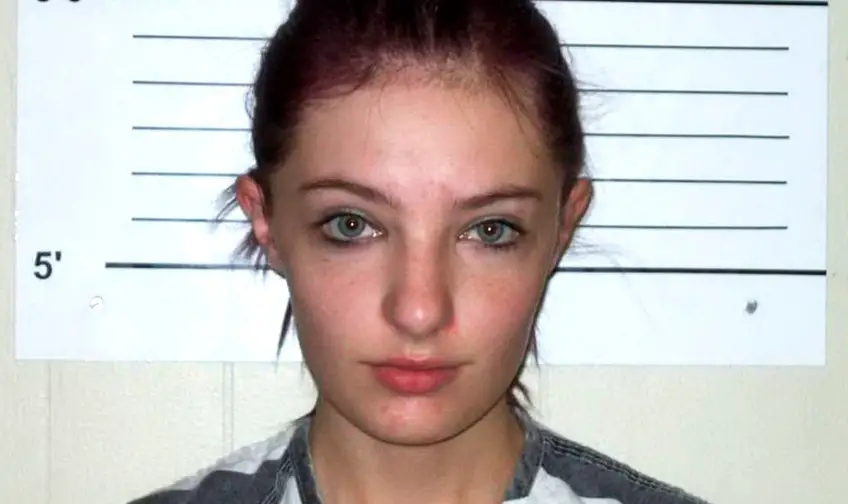 MEDICINA ONLINE Cheyanne Harris Madre lascia morire di fame il figlio di 4 mesi abbandonato tra vermi e feci