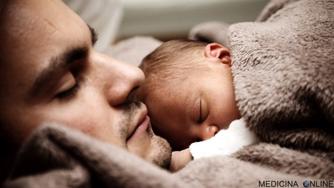Mioclono benigno neonatale in sonno: cause, sintomi, diagnosi ...