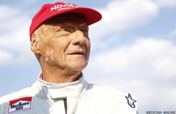 MEDICINA ONLINE NIKI LAUDA MORTO MORTE DEAD DEATH F1 FORMULA 1 PILOTA FERRARI MERCEDES INCIDENTE MORTALE USTIONI VISO ANZIANO TRAPIANO POLMONE COMA CAMPIONE DEL MONDO TITOLI CORSA GP GRAN PREMIO.jpg