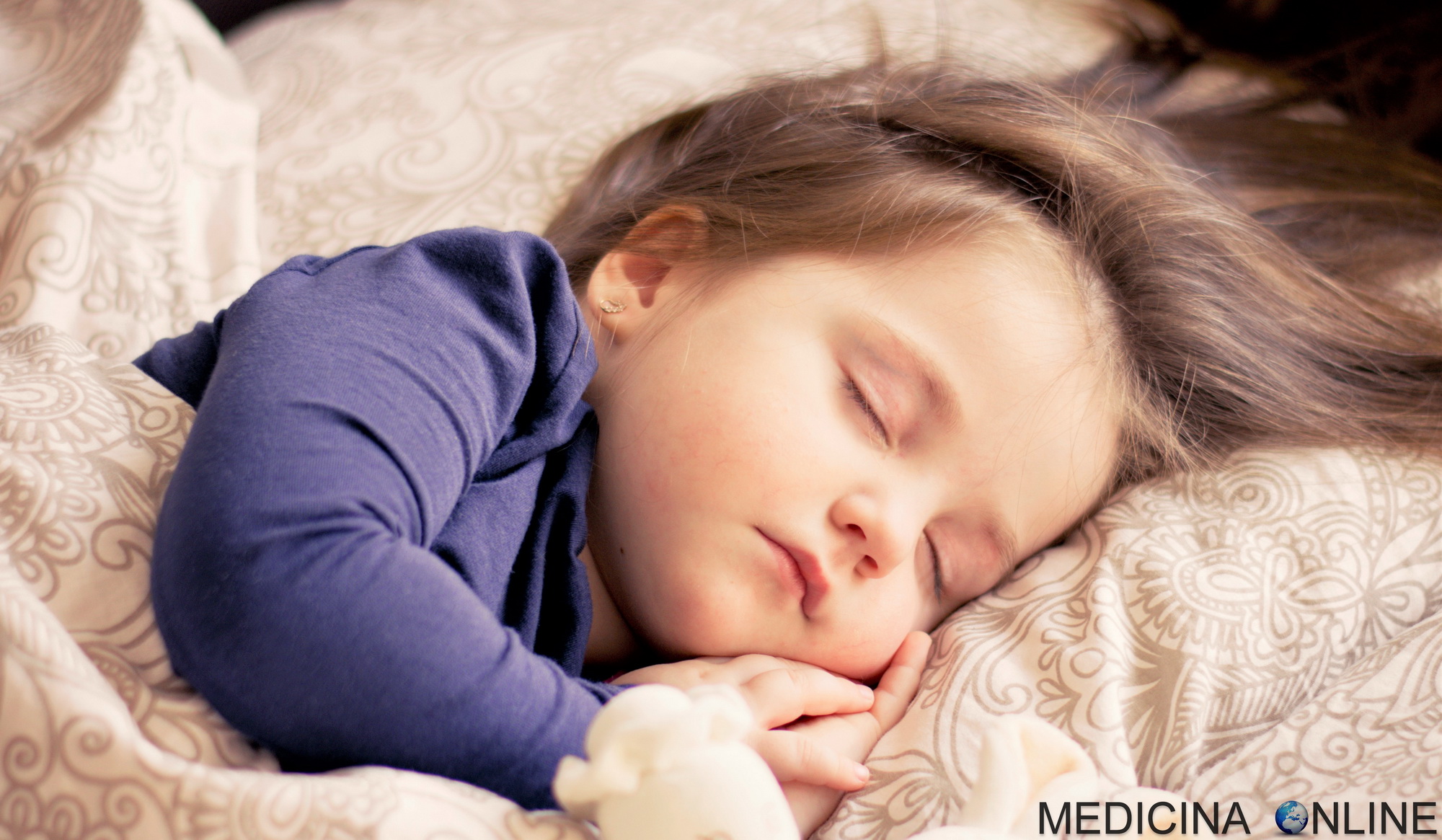 MEDICINA ONLINE DORMIRE DORME SONNO LETTO BAMBINO BIMBO PEDIATRIA NEONATO SCUOLA BABY NEW BORN REM RECUPERO PICCOLO BIMBA BAMBINA