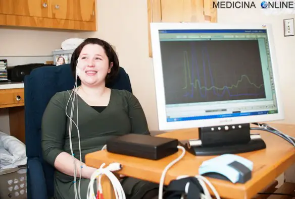 MEDICINA ONLINE INSONNIA BIOFEEDBACK PSICOLOGIA PSICOTERAPIA PSICHIATRIA DEPRESSIONE MACCHINARIO COMPUTER PC.jpg