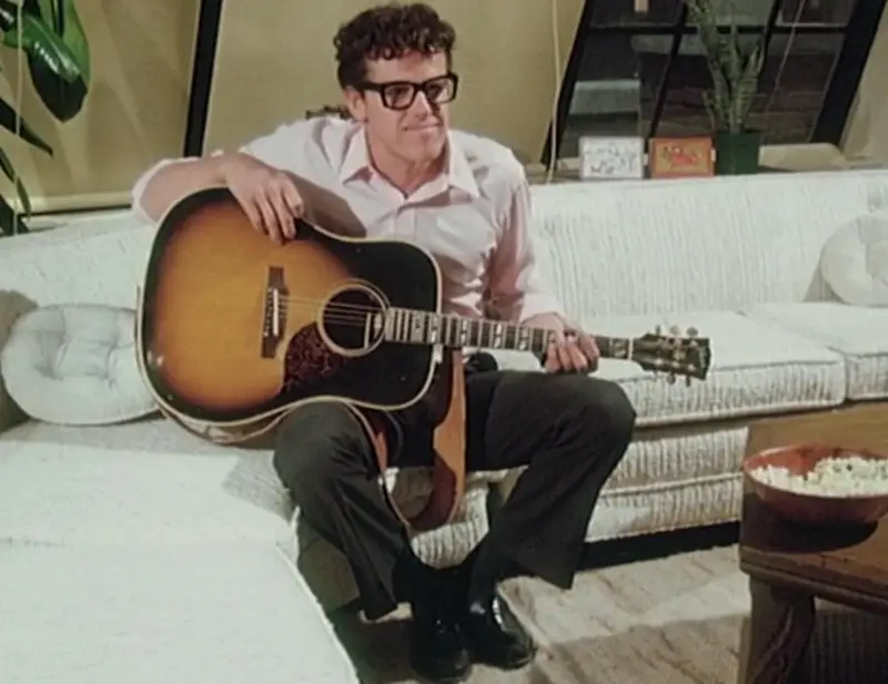 MEDICINA ONLINE The Buddy Holly Story guitars.