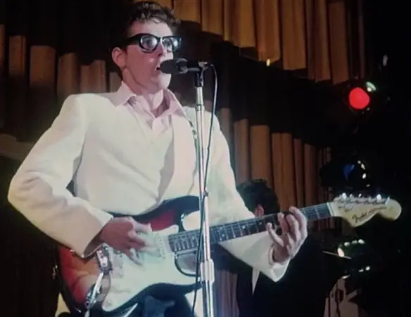 MEDICINA ONLINE The Buddy Holly Story guitars (4).jpg