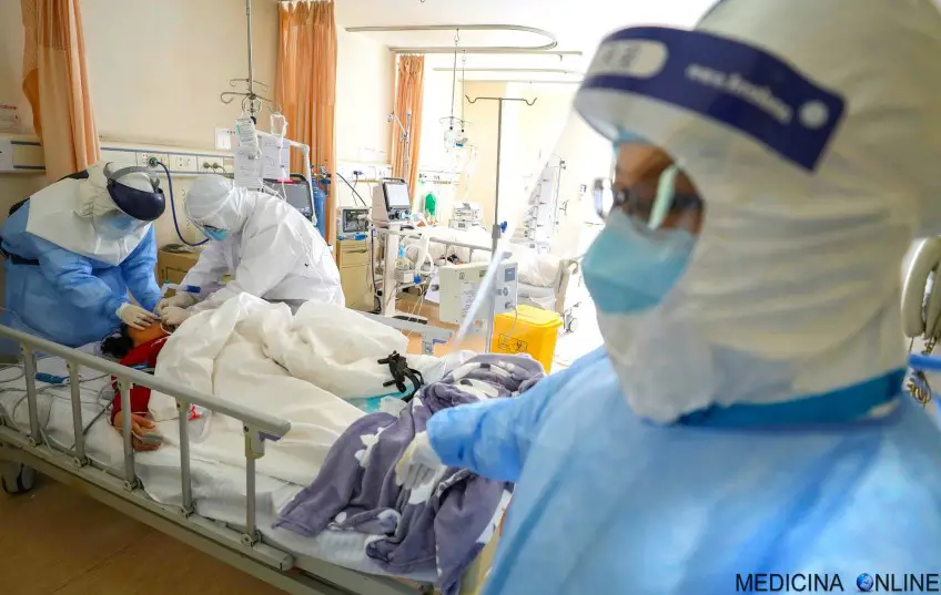 MEDICINA ONLINE QUARANTENA OSPEDALE MEDICO MASCHERINA CONTAGIO VIRUS PATOGENO CONTAGIO PANDEMIA EPIDEMIA CORONAVIRUS CINESE CINA MORTE DECESSO PRONTO SOCCORSO POLMONITE CONTAGIATO MORTALITA GERME MICROBO VIRALE VACCINO.